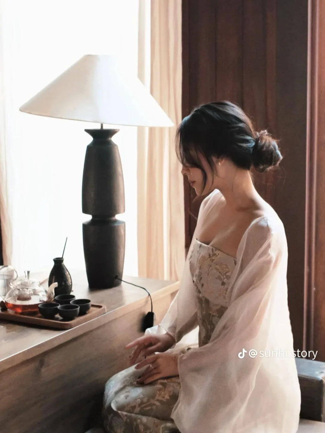 Ảnh 5 của Đầm maxi ren hoa văn be nữ