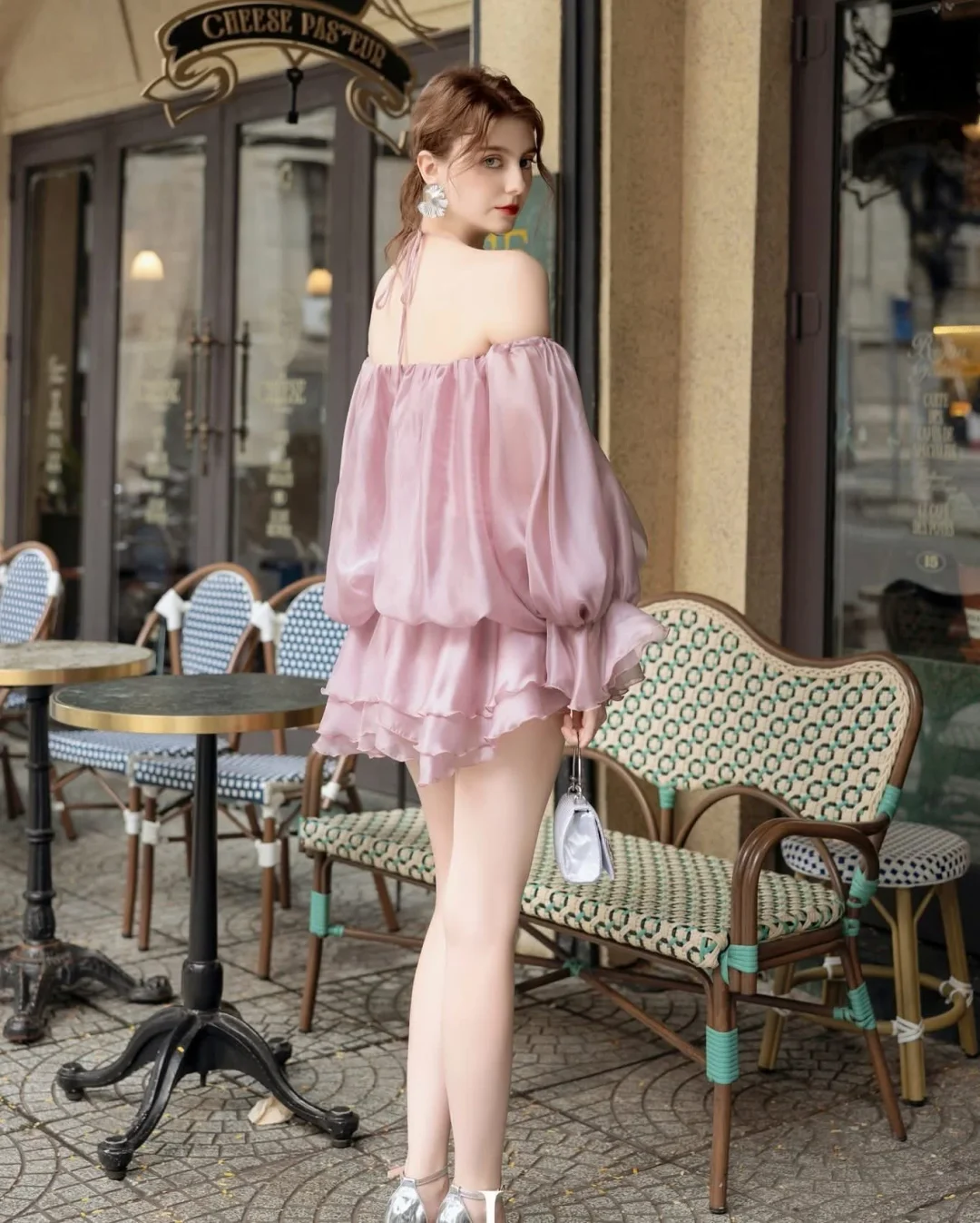Photo 2 of Áo blouse lụa trễ vai hồng nhạt Josephin