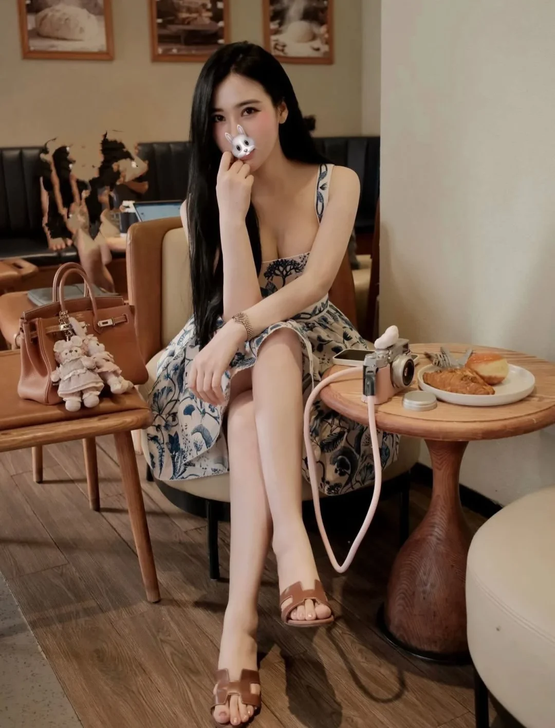 Ảnh 5 của Váy mini hai dây họa tiết hoa nữ