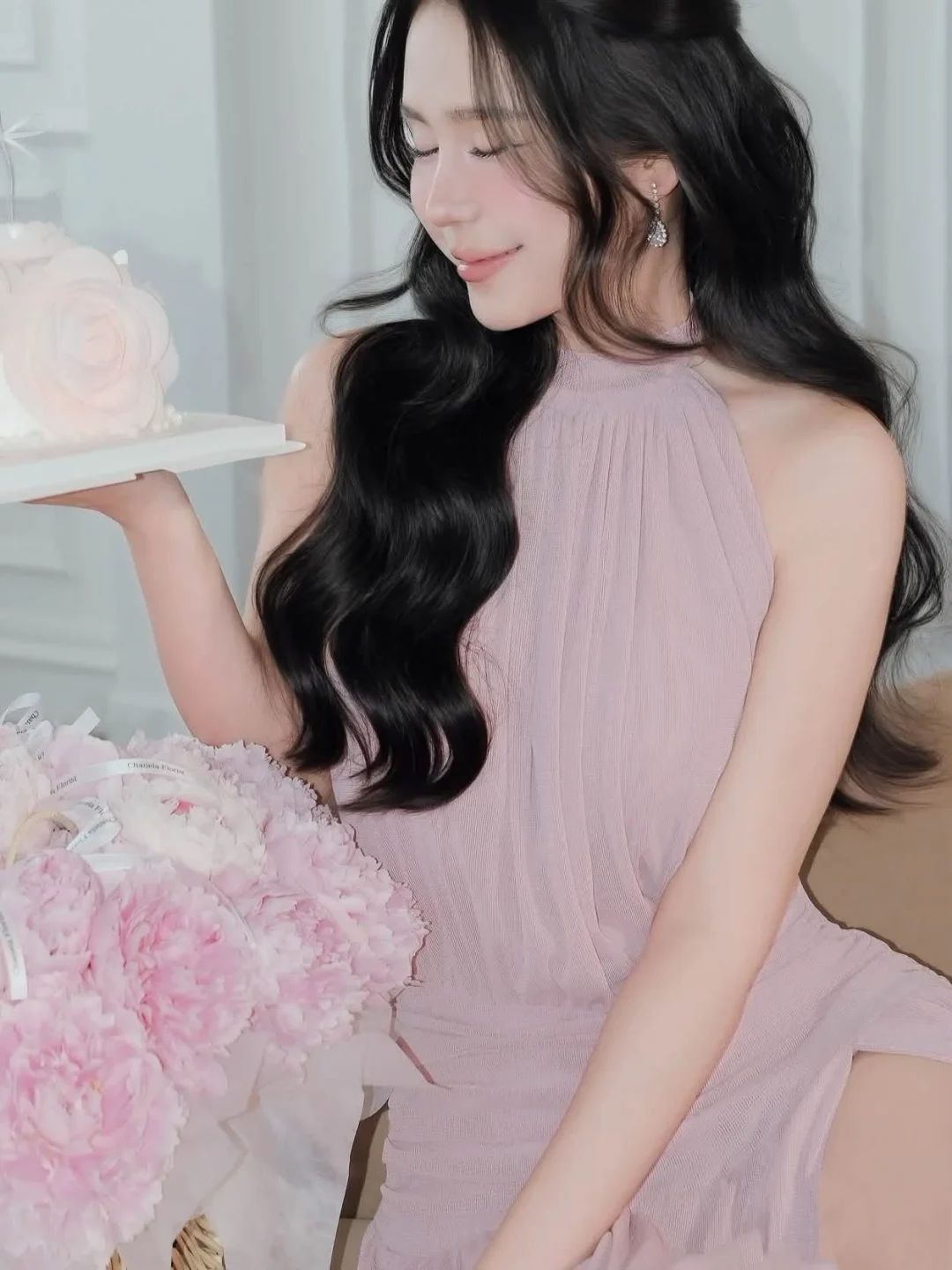 Ảnh 3 của Đầm maxi hồng pastel hở lưng lụa Iamcoco