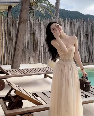 Photo 1 of Đầm corset tulle dài màu be Léger