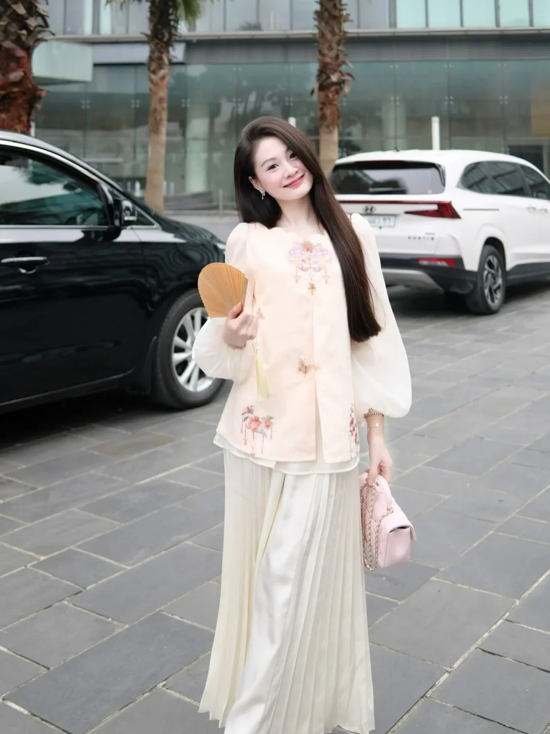 Ảnh 6 của Set áo quần thêu hoa nữ trắng kem