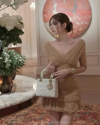 Ảnh 2 của Đầm mini be tay dài Datt