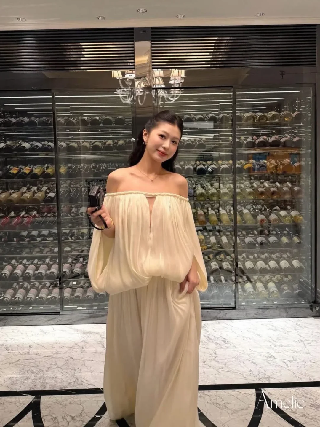 Ảnh 1 của Đầm trễ vai Amelie kem dáng suông