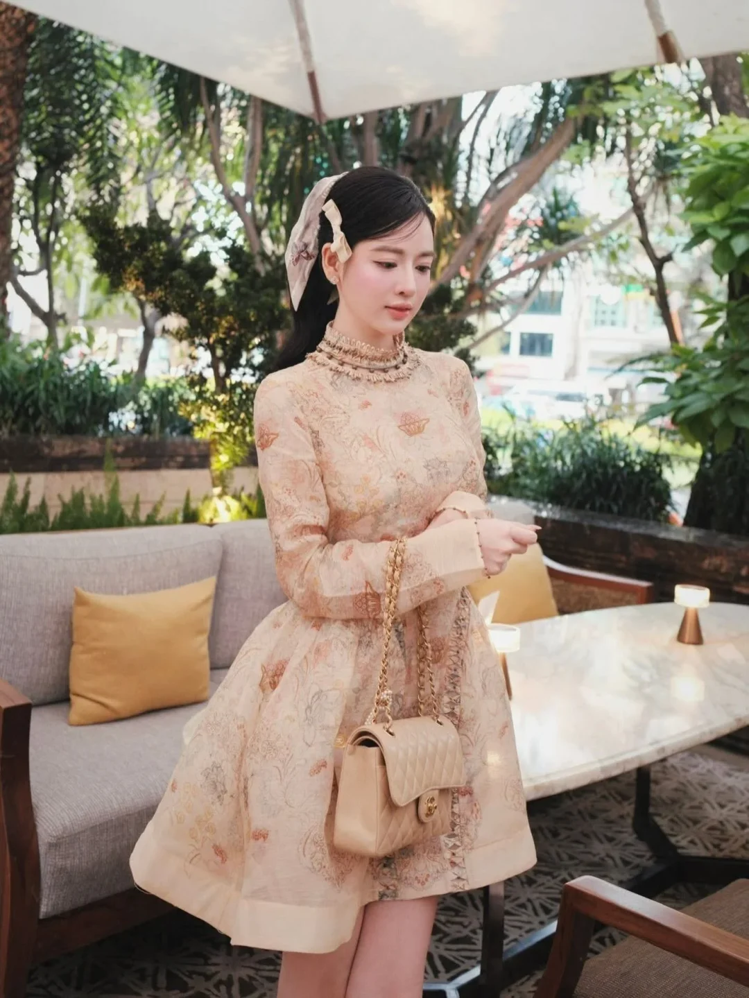 Photo 3 of Đầm ren cao cổ beige dự tiệc nữ