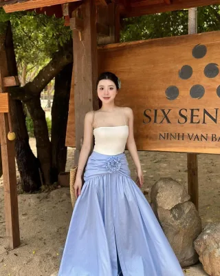 Ảnh 4 của Set áo yếm trắng váy maxi xanh nhạt nữ