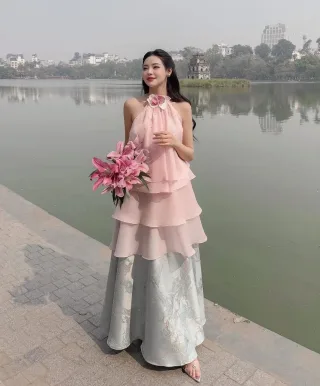 Ảnh 1 của Váy hai tầng halter hồng pastel nữ