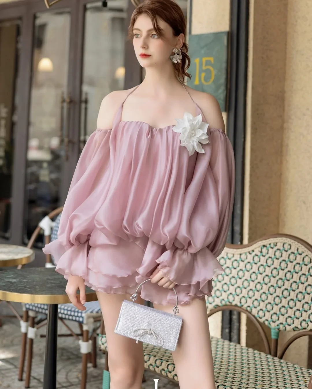Photo 3 of Áo blouse lụa trễ vai hồng nhạt Josephin