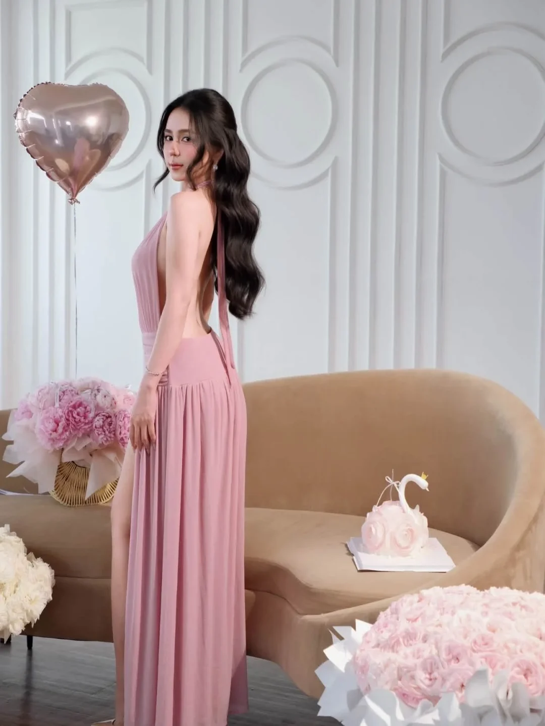 Ảnh 7 của Đầm maxi hồng pastel hở lưng lụa Iamcoco