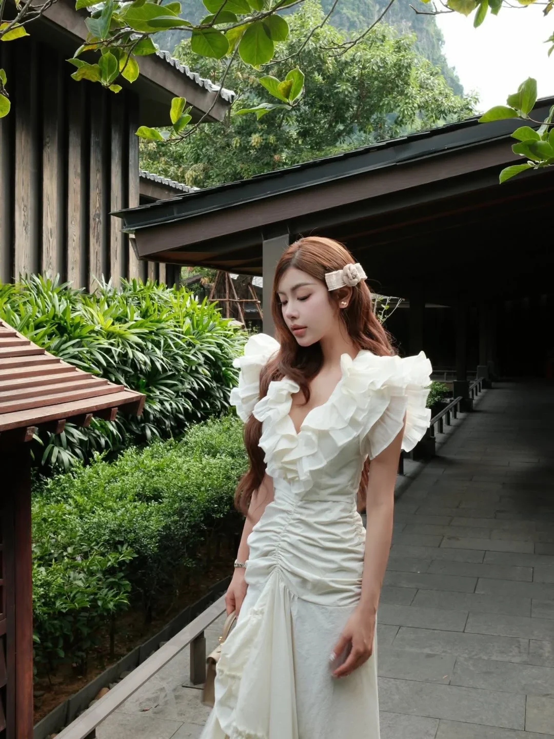 Ảnh 4 của Đầm maxi trắng bèo nhún nữ tính