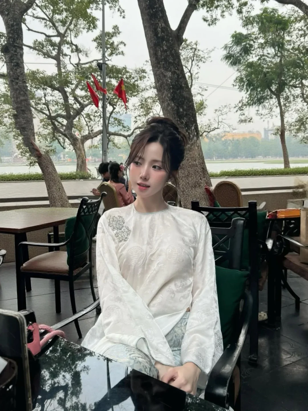Photo 7 of Áo dài nữ cách tân trắng Bích Dao Nhi