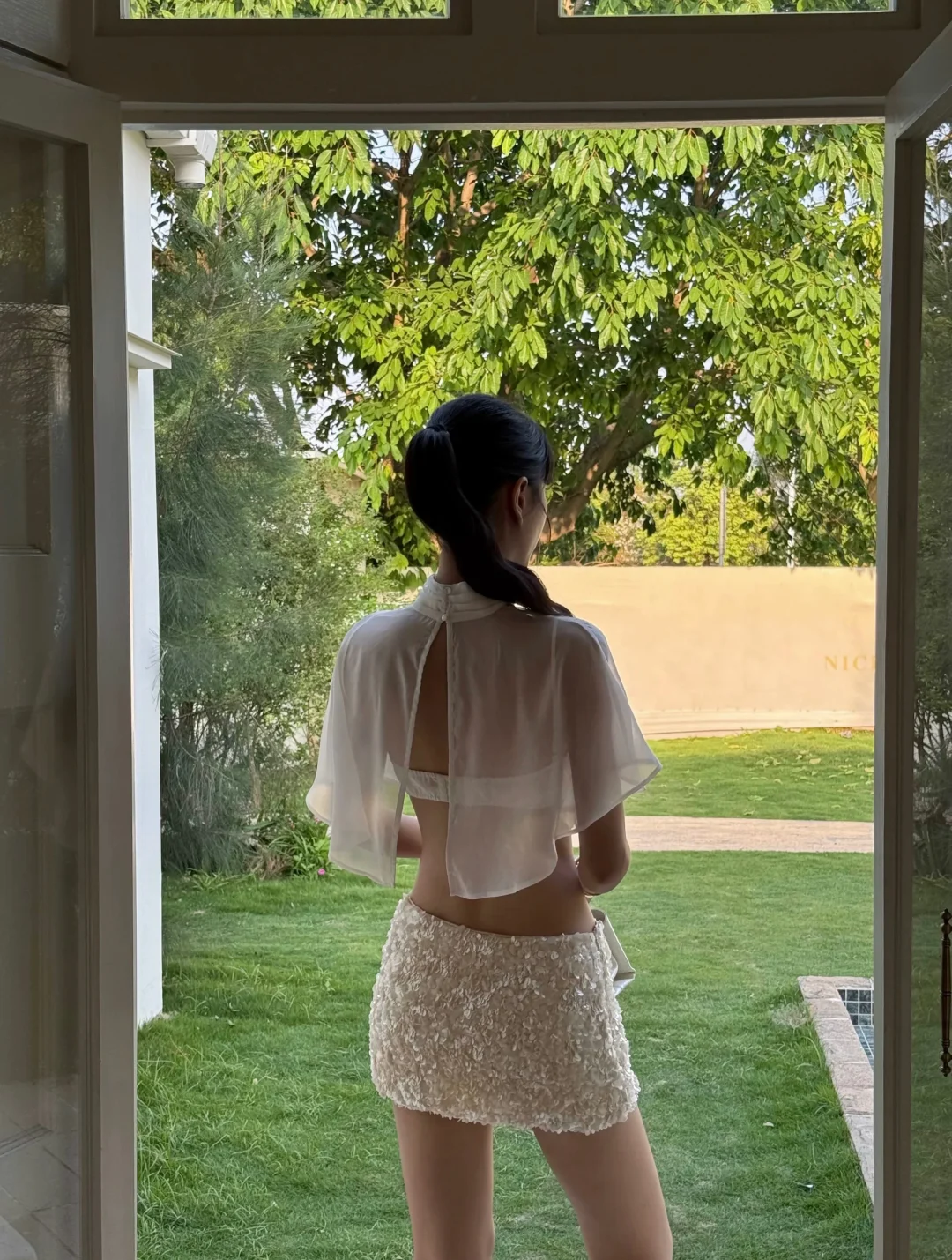 Photo 5 of Set váy sequin kèm cape Venuie nữ