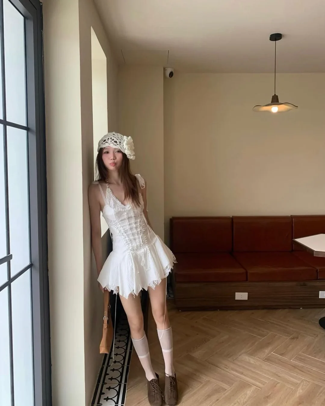 Ảnh 3 của Váy ngắn ren trắng Sassy Dress Trissy