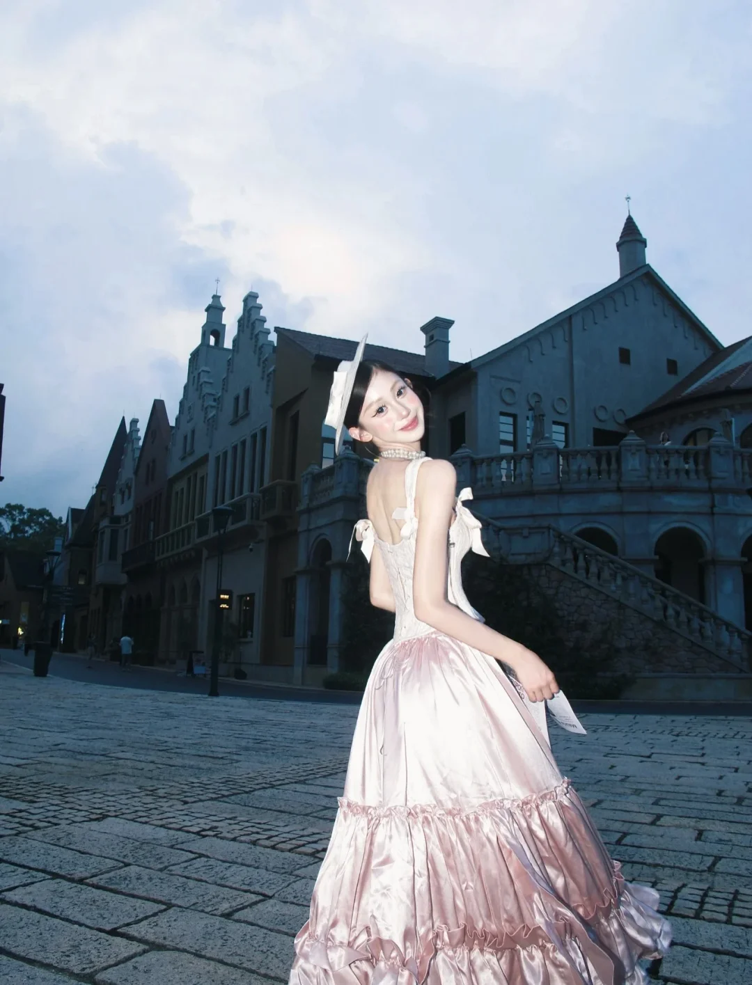 Ảnh 5 của Bộ corset Princess Cynthia trắng kem và chân váy hồng xòe