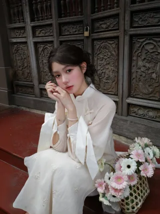 Photo 3 of Áo dài Mộc Miên trắng cách tân nữ