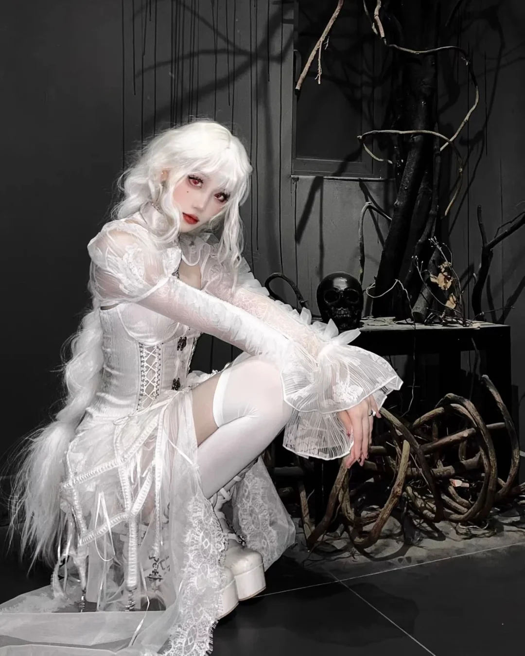 Ảnh 6 của Set corset trắng Alice Blood Supply