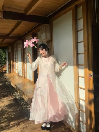 Photo 1 of Áo dài yếm hồng thêu hoa Lollie Studio