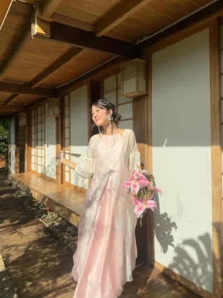Photo 3 of Áo dài yếm hồng thêu hoa Lollie Studio