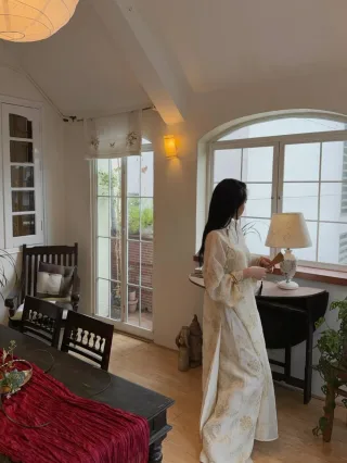 Ảnh 3 của Áo dài lụa kem Nhã Vân DK0023