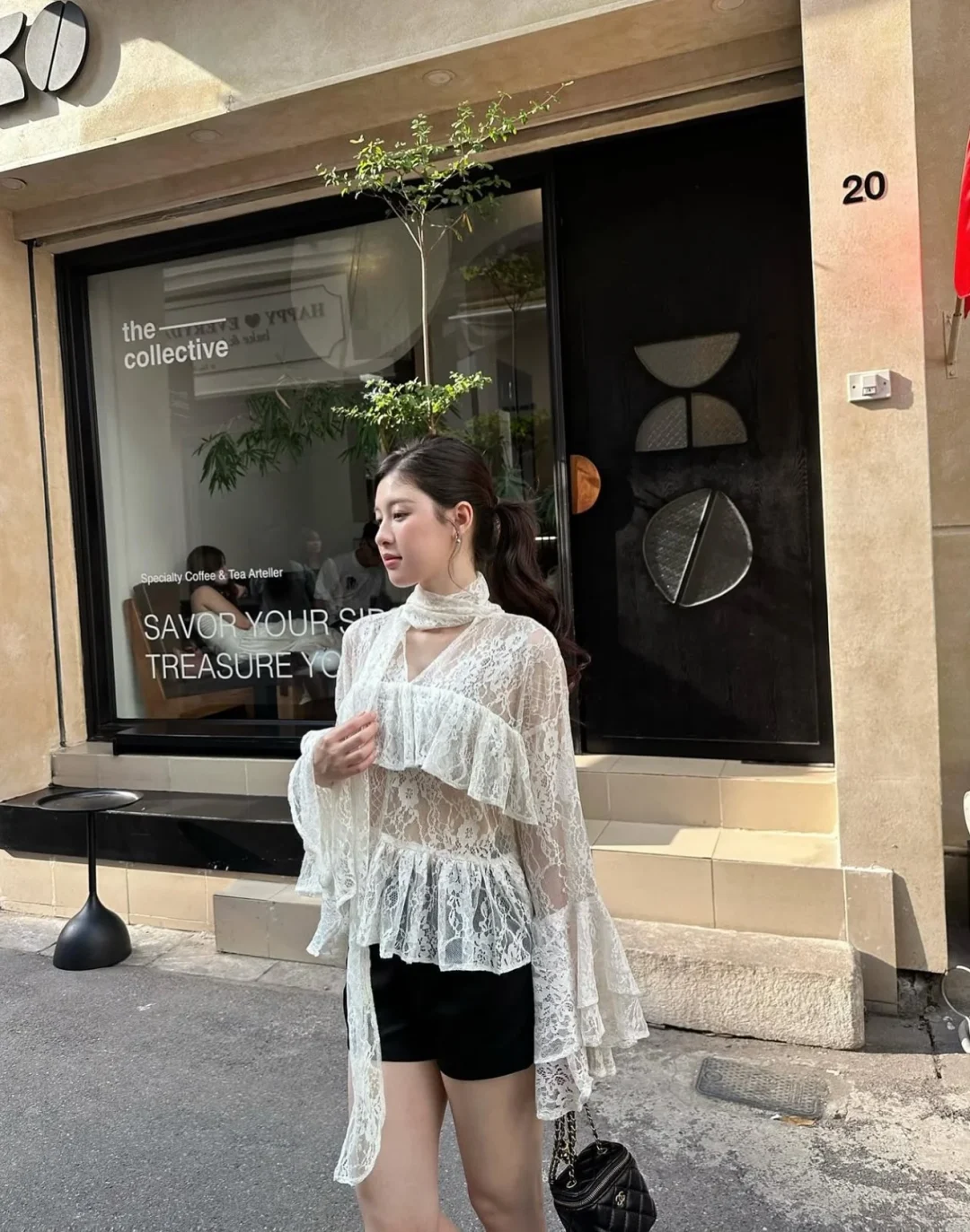 Ảnh 8 của Áo blouse ren trắng Karine Cjoy