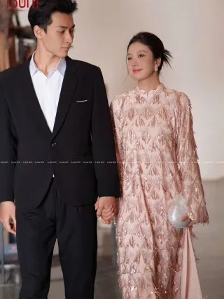 Photo 4 of Áo dài hồng phấn sequin tua rua nữ