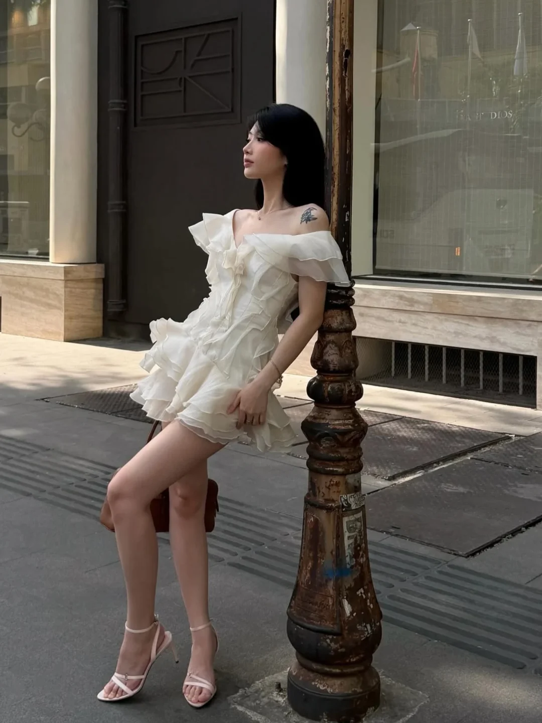 Photo 10 of Váy mini kem vai trễ bèo nhún Tipblu