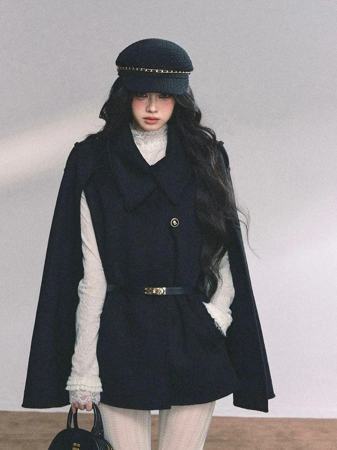 Ảnh 3 của Áo choàng cape đen Parisian New Elite