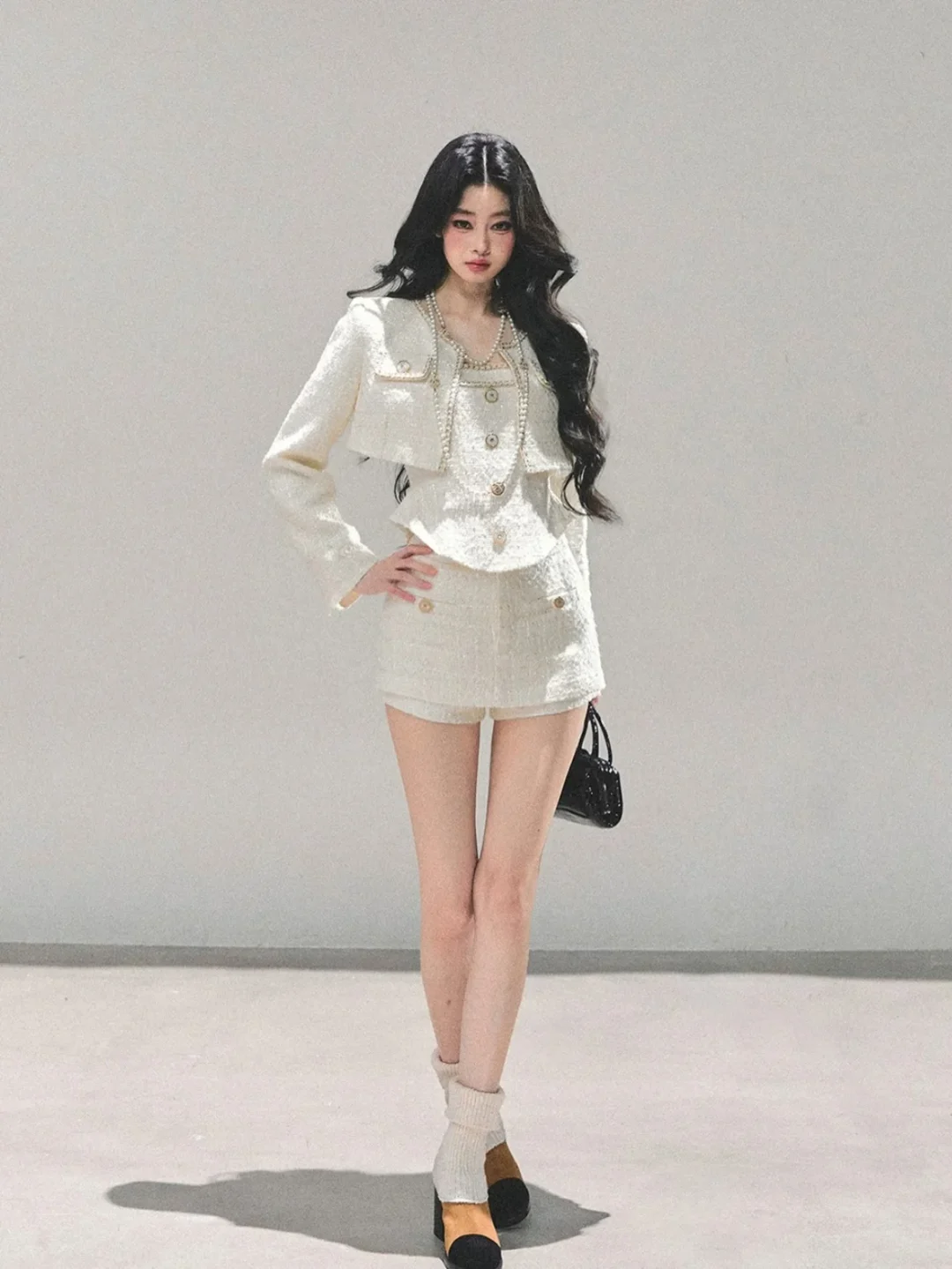 Photo 4 of Set tweed nữ trắng 3 món sang trọng