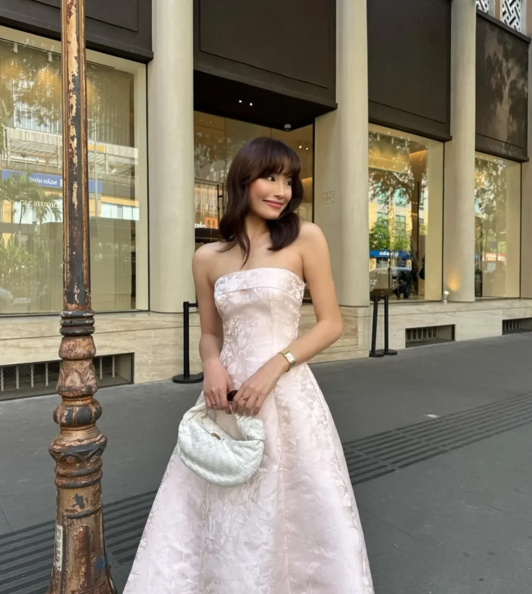 Photo 4 of Váy dự tiệc hồng strapless Diana Dress