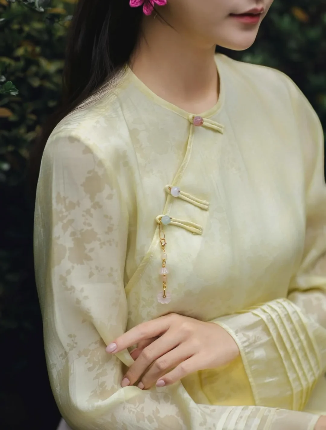 Photo 9 of Áo dài vàng nhạt Thanh Anh nữ