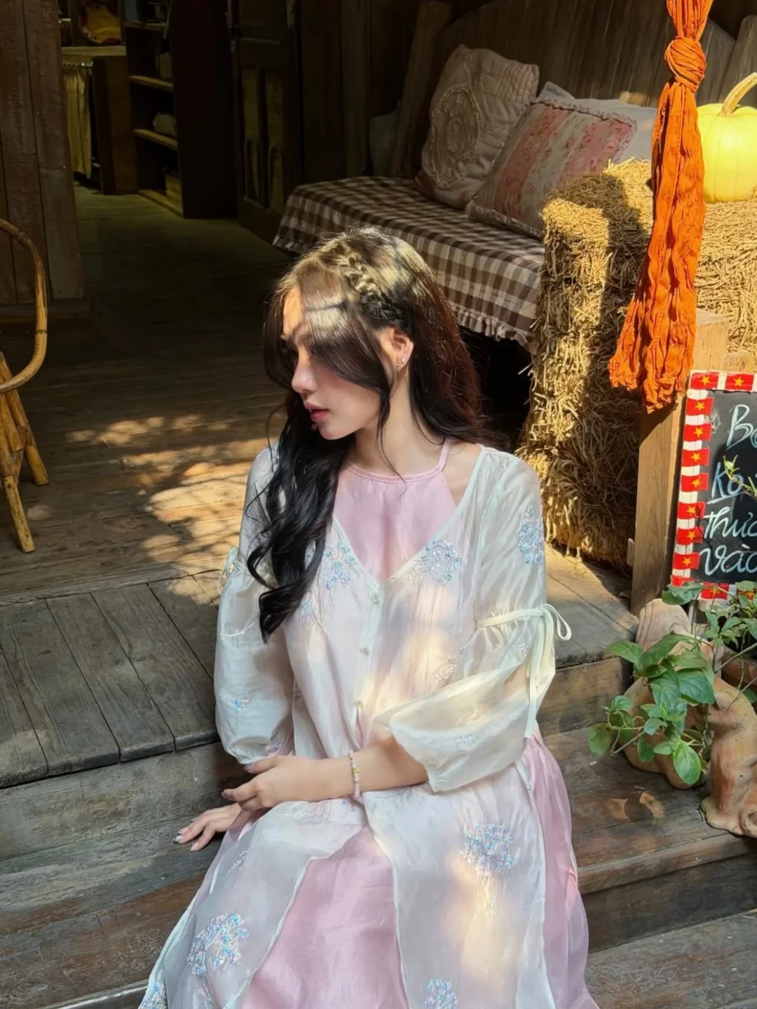 Photo 6 of Áo dài yếm hồng thêu hoa Lollie Studio
