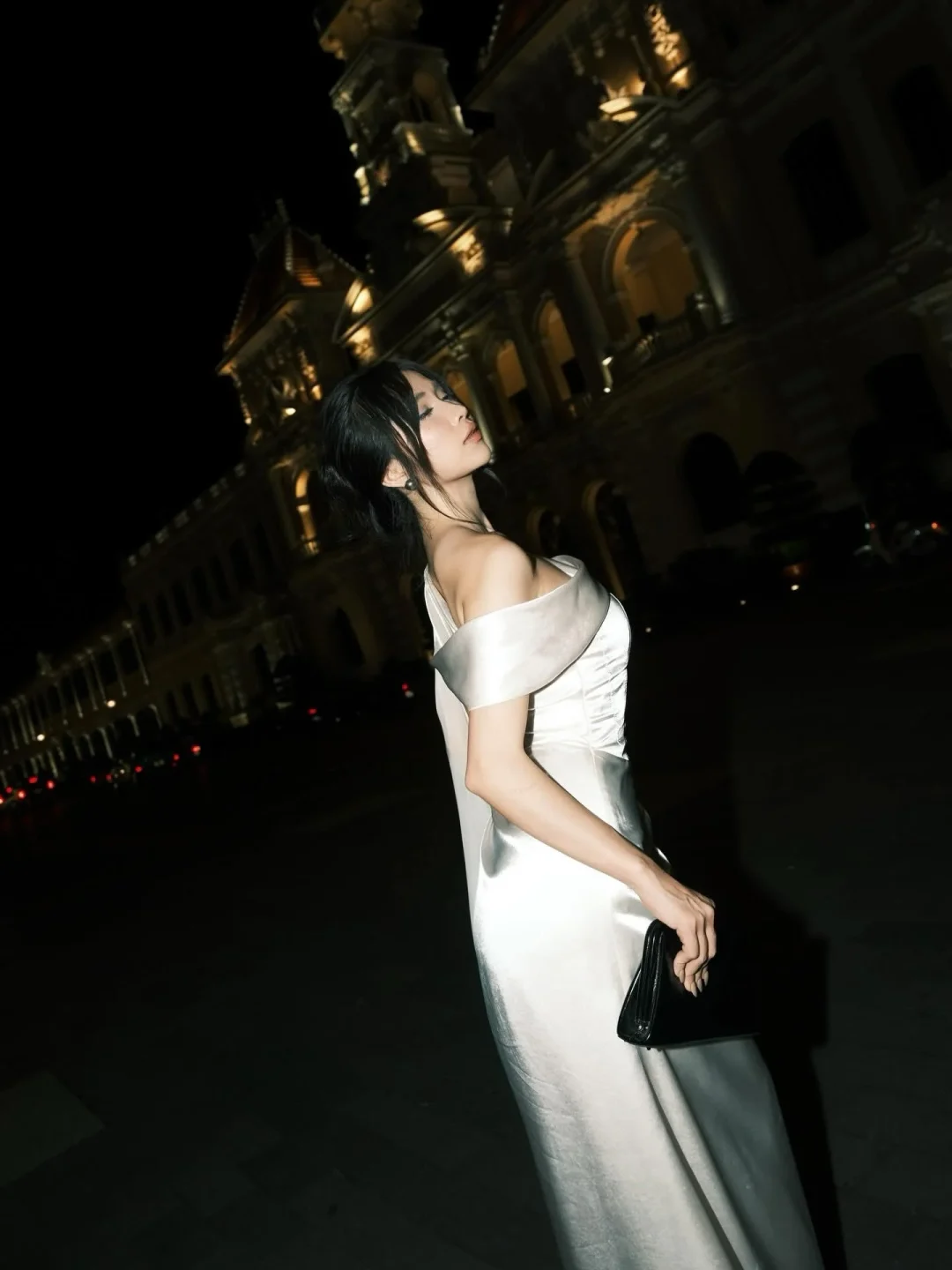 Ảnh 4 của Váy dạ hội satin một vai Missi Dress