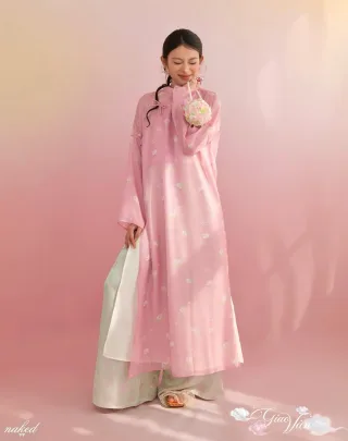 Photo 2 of Áo dài lụa hồng cách tân Tường Vân Naked by V