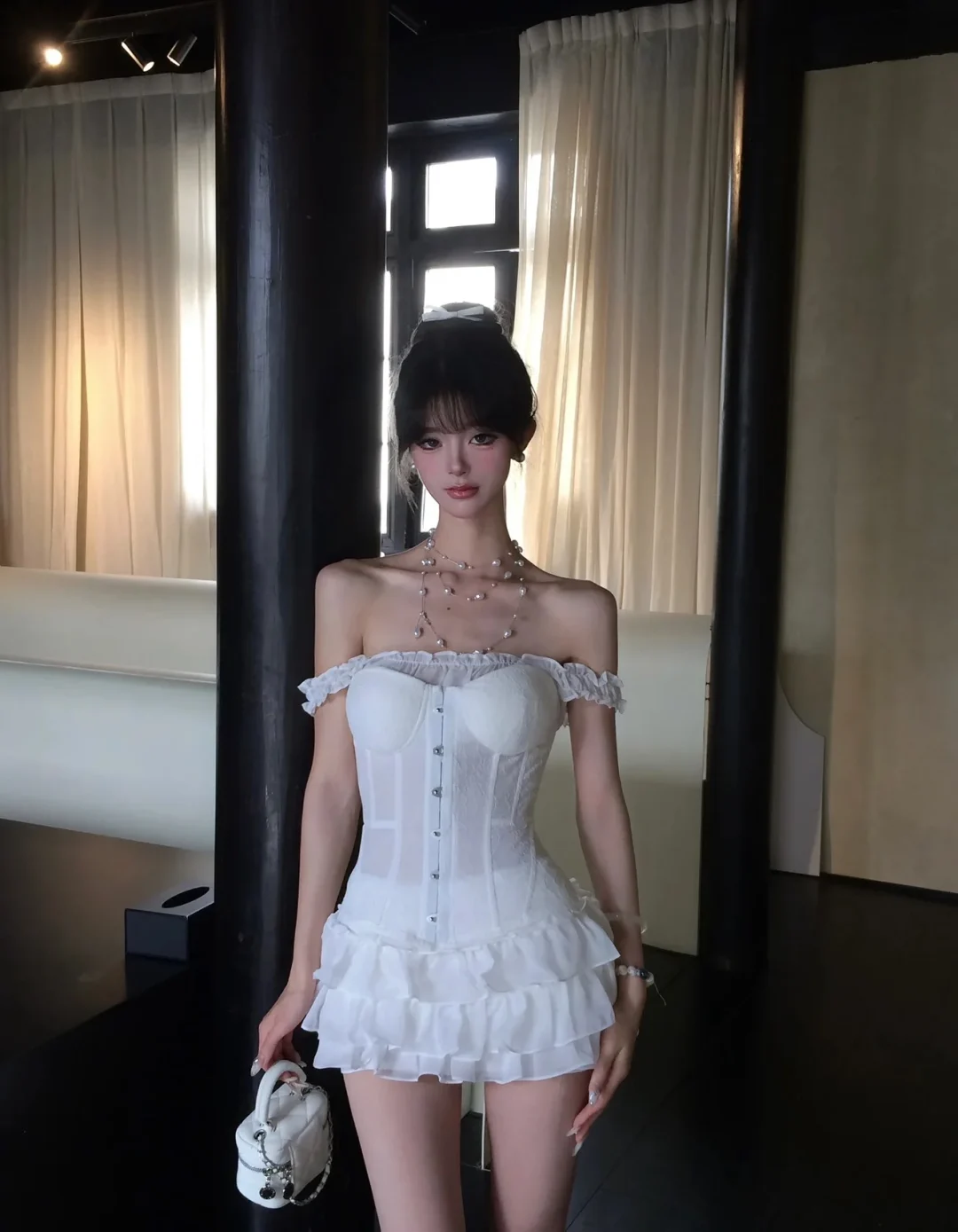 Photo 8 of Set áo corset chân váy trắng Million Lotus