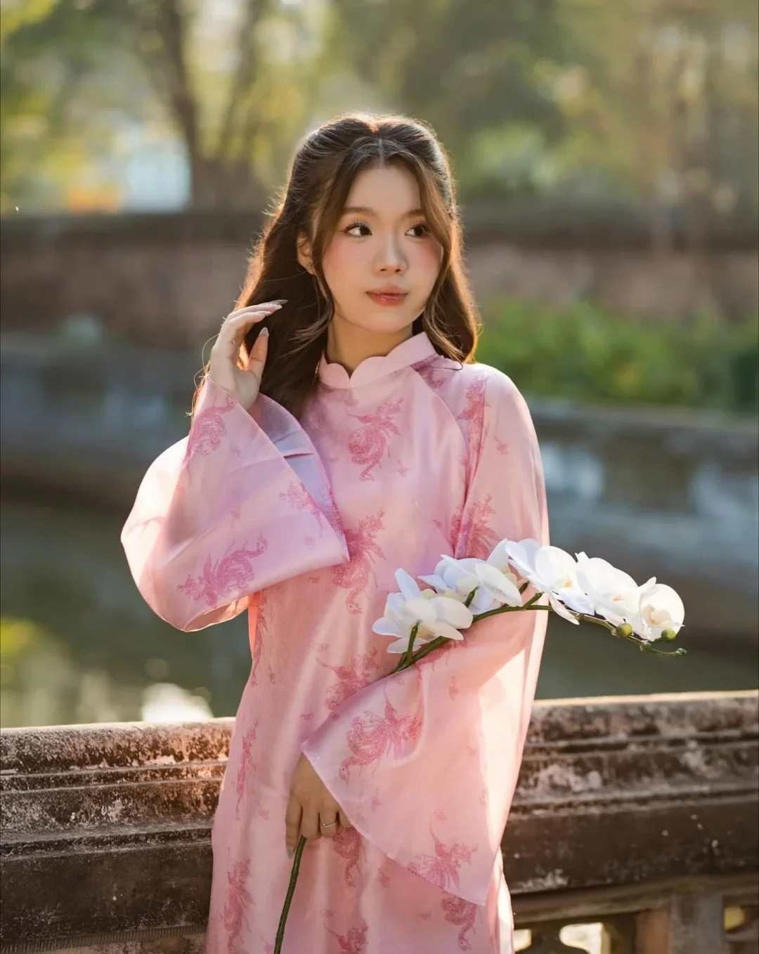 Photo 9 of Áo dài tơ hồng Thy Loan size S Lalin