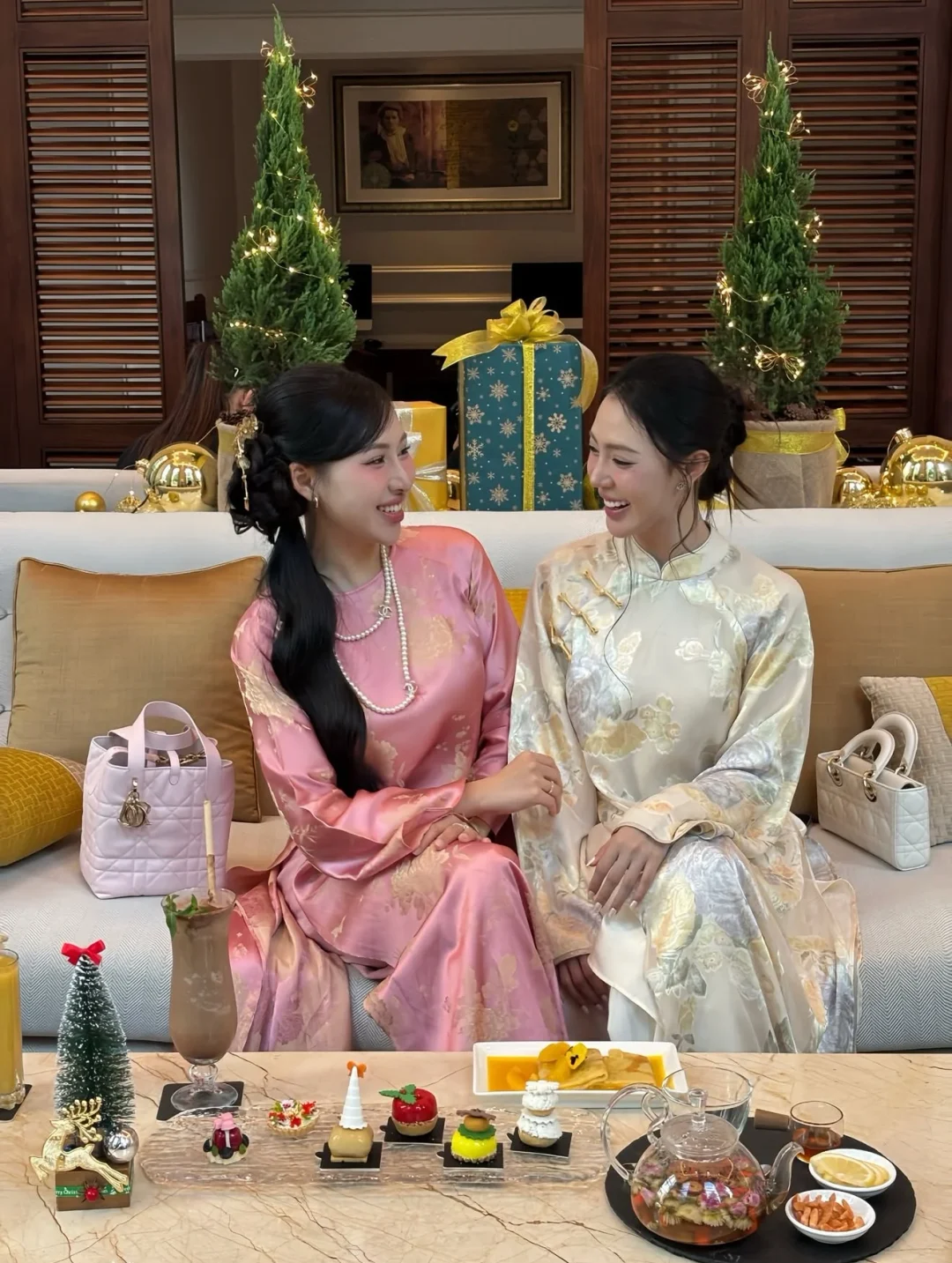 Ảnh 7 của Áo dài lụa kem Edini cúc bạc nữ