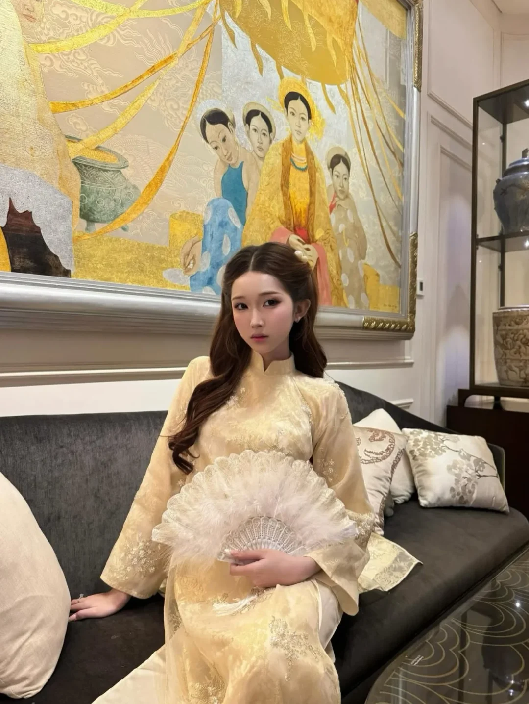 Photo 10 of Áo dài gấm ivory thêu nổi nữ