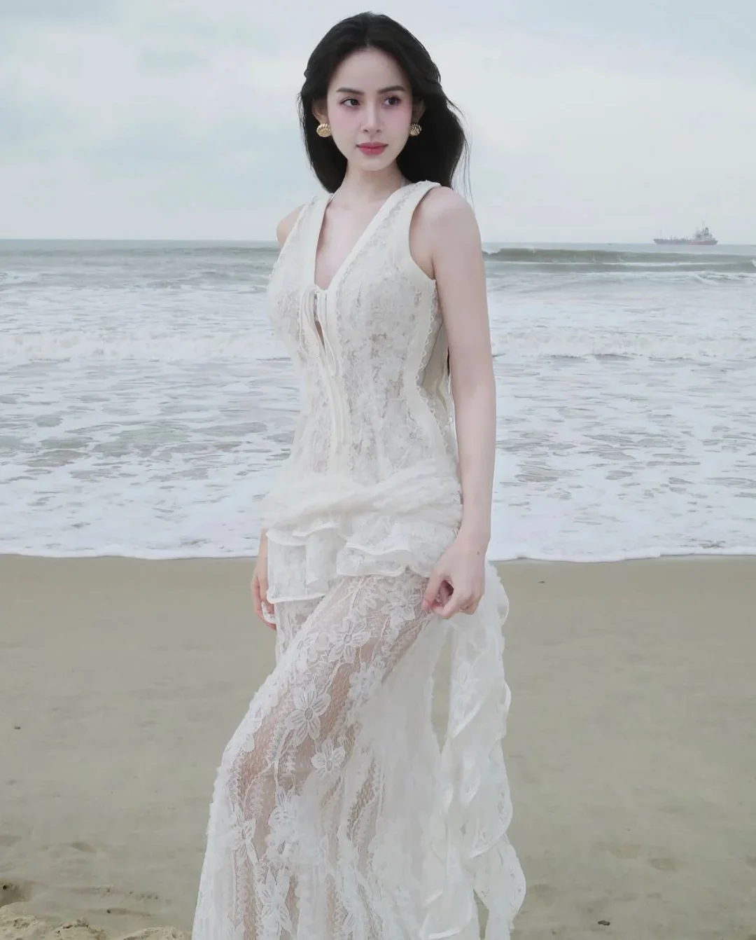 Photo 3 of Đầm ren trắng Bliss Jirene DT0029