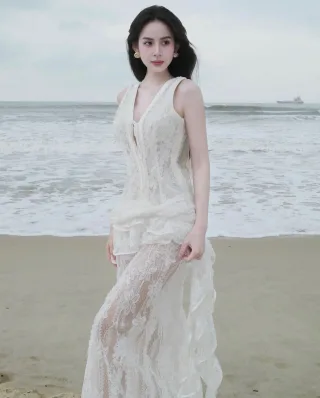 Photo 3 of Đầm ren trắng Bliss Jirene DT0029