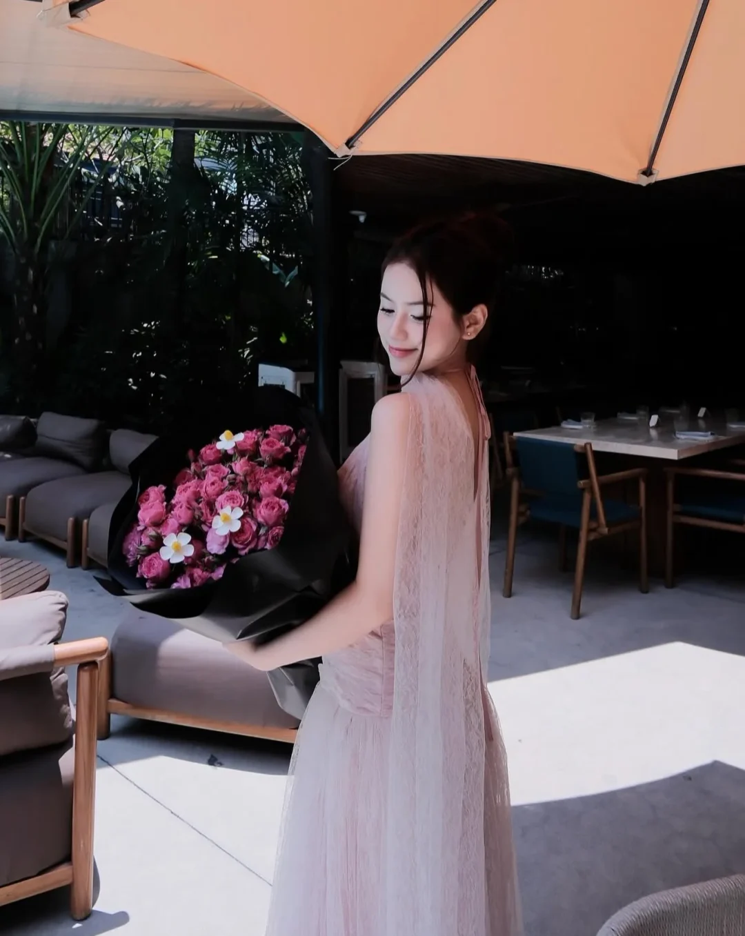 Photo 7 of Váy dạ hội ren hồng Deliciae Josephine