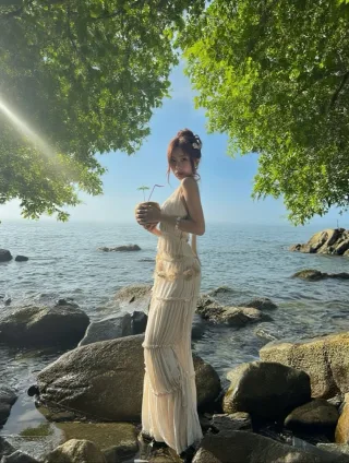 Ảnh 2 của Set Váy Maxi Boho Vyve Kèm Vòng Hoa