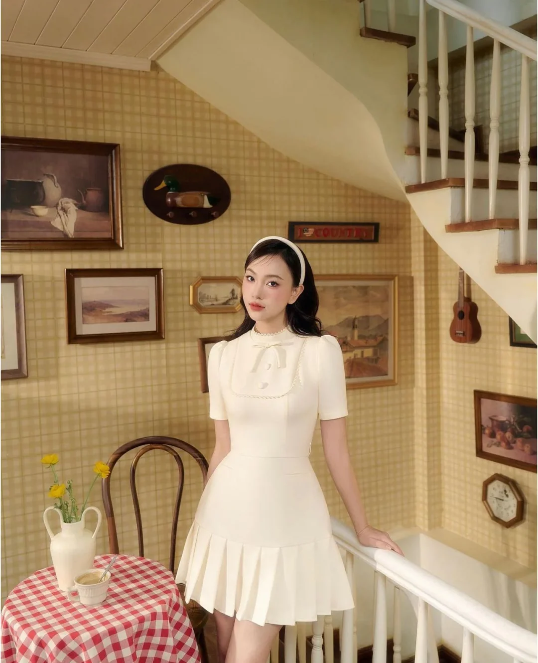 Ảnh 2 của Váy cổ nơ trắng kem Jessie Dress