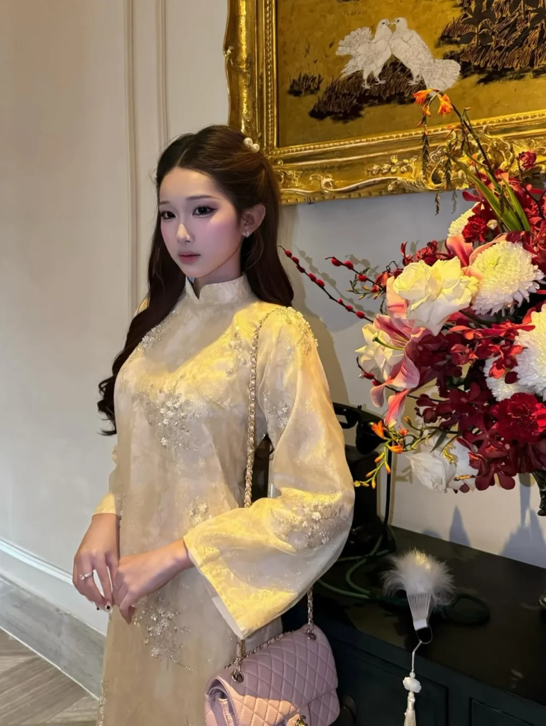 Photo 6 of Áo dài gấm ivory thêu nổi nữ