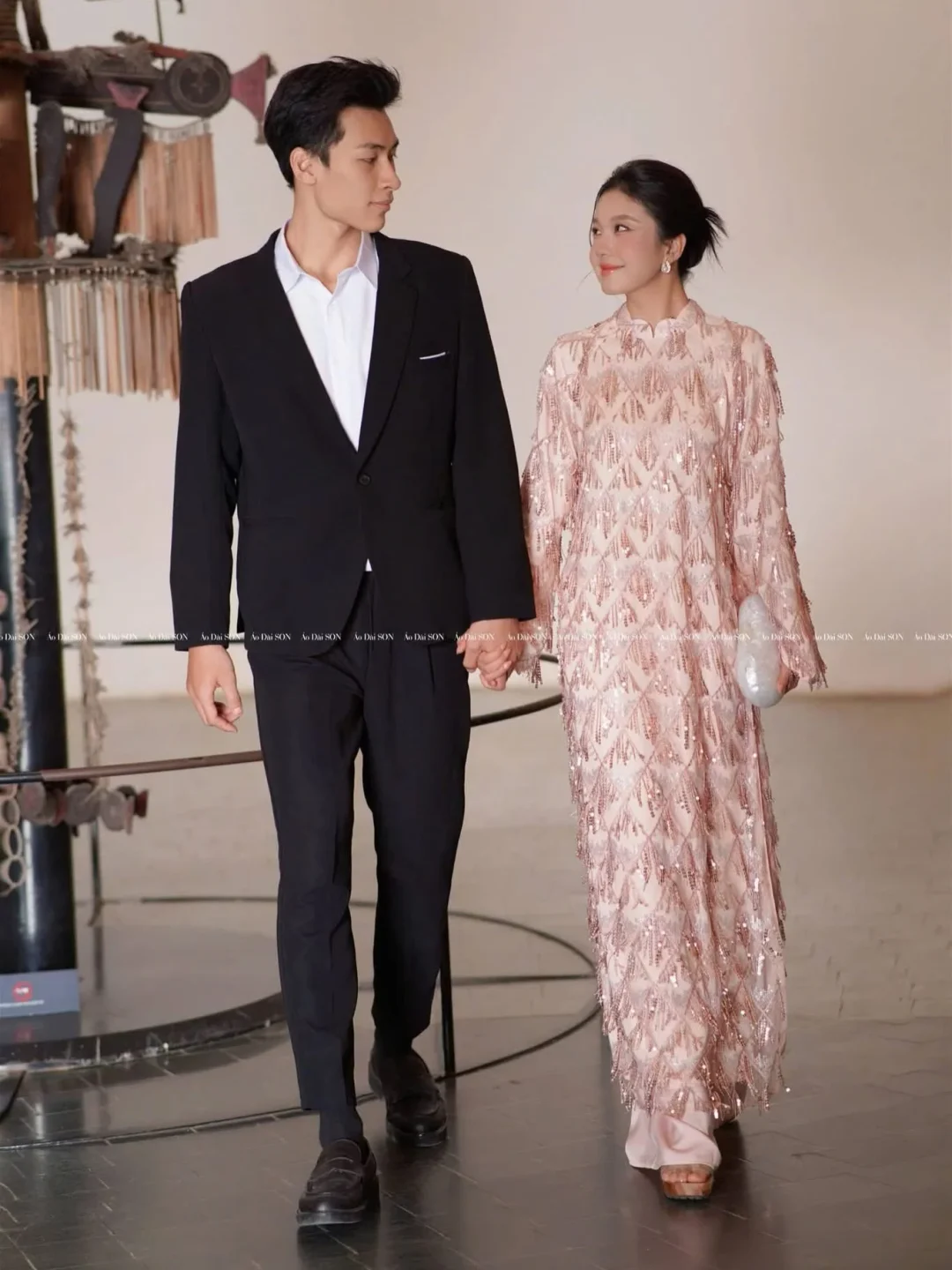 Photo 2 of Áo dài hồng phấn sequin tua rua nữ