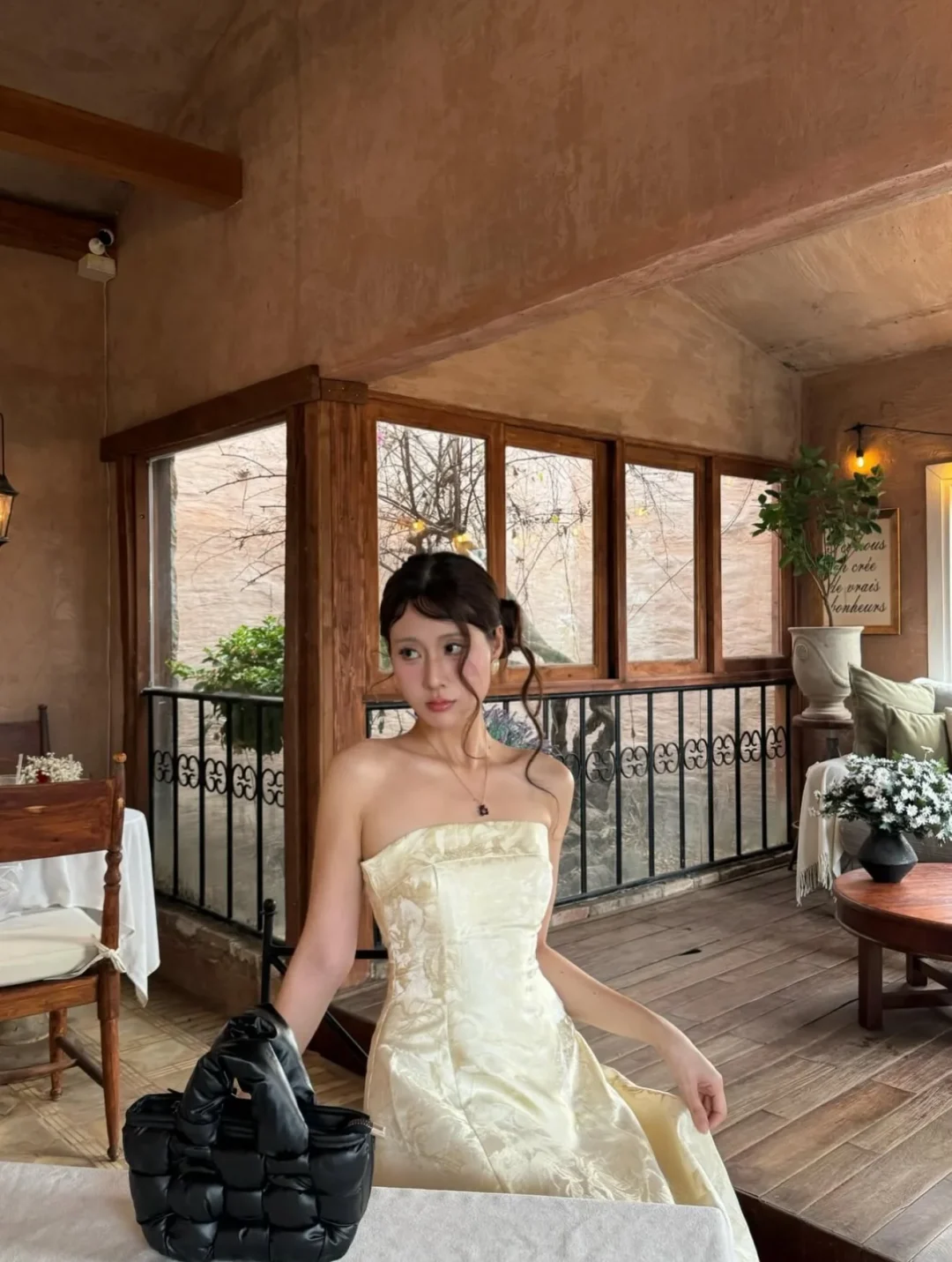 Ảnh 4 của Đầm cưới strapless satin Diana Dress vàng