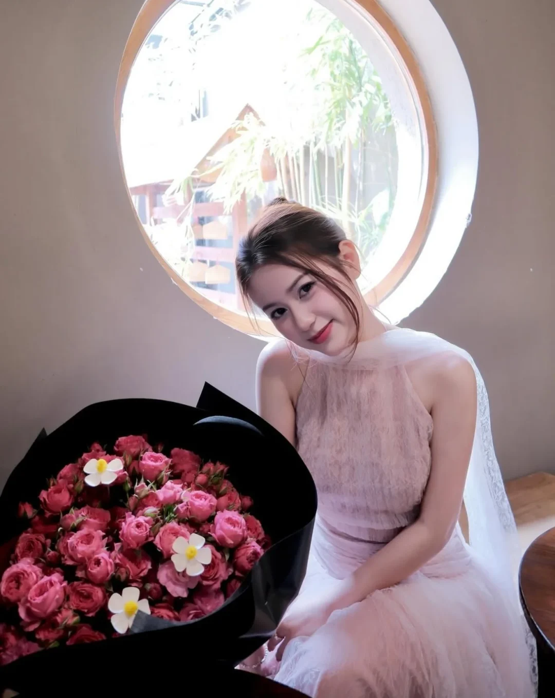 Photo 8 of Váy dạ hội ren hồng Deliciae Josephine