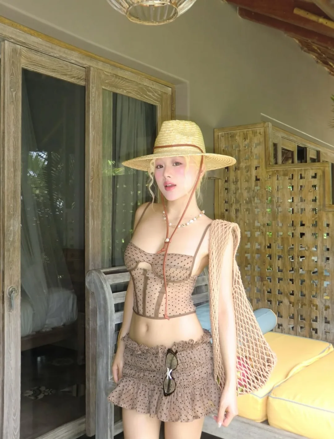 Ảnh 1 của Set croptop chân váy chấm bi Natali