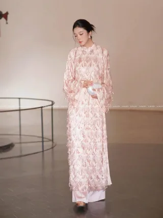Photo 3 of Áo dài hồng phấn sequin tua rua nữ