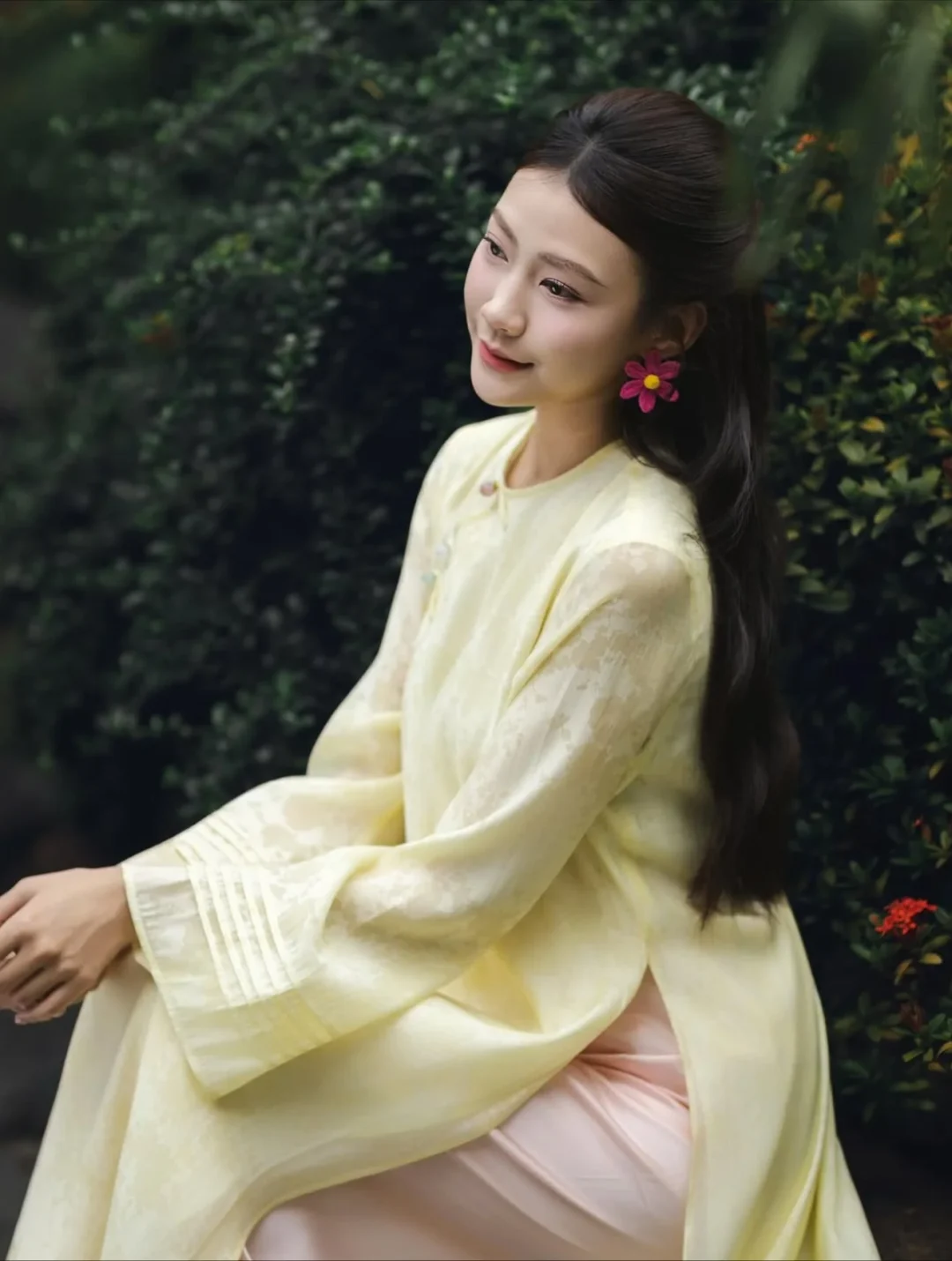 Photo 8 of Áo dài vàng nhạt Thanh Anh nữ