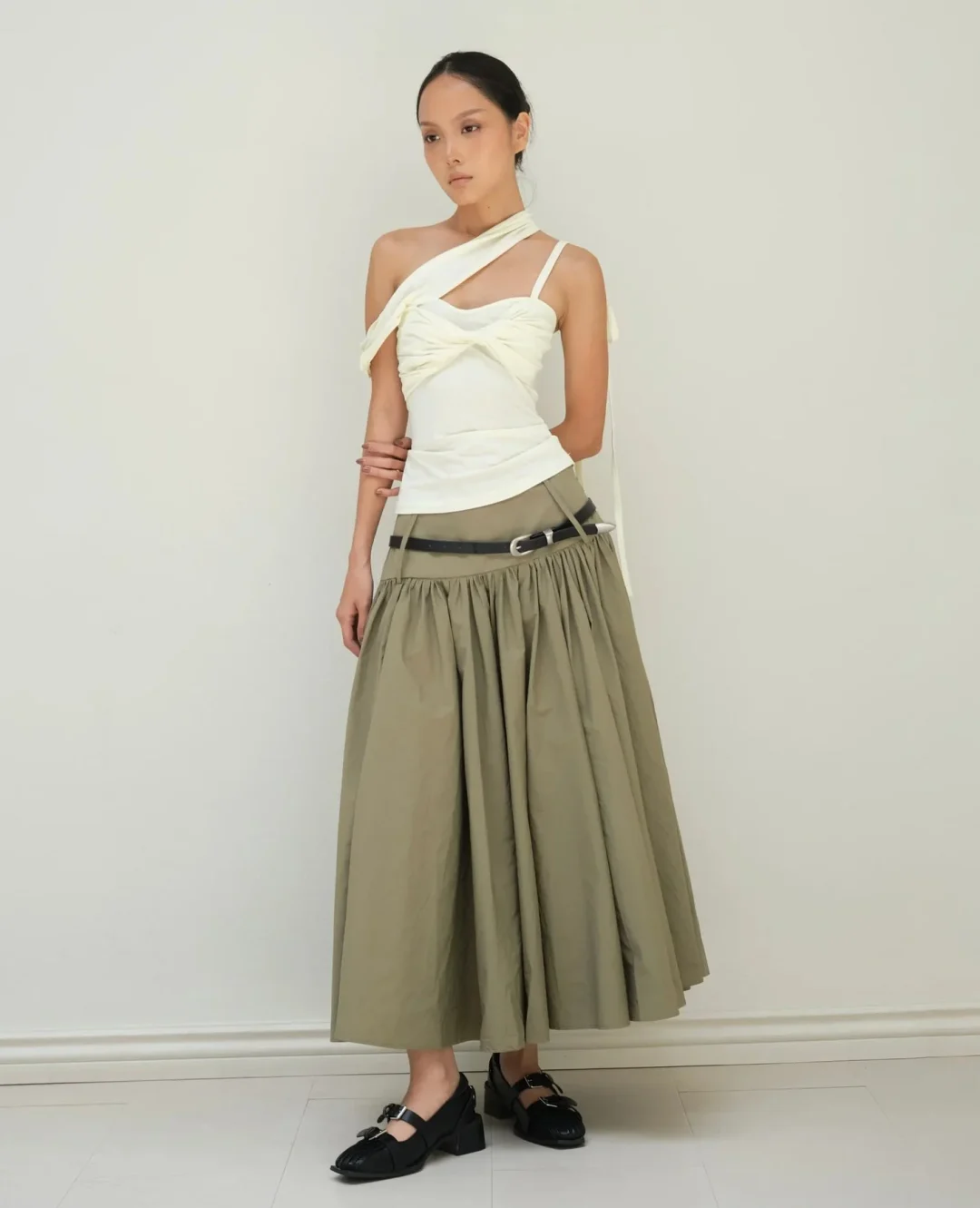 Photo 6 of Áo crop top hai dây Amy AK0002